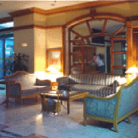 Citadel Inn Makati Makati City Bagian luar foto