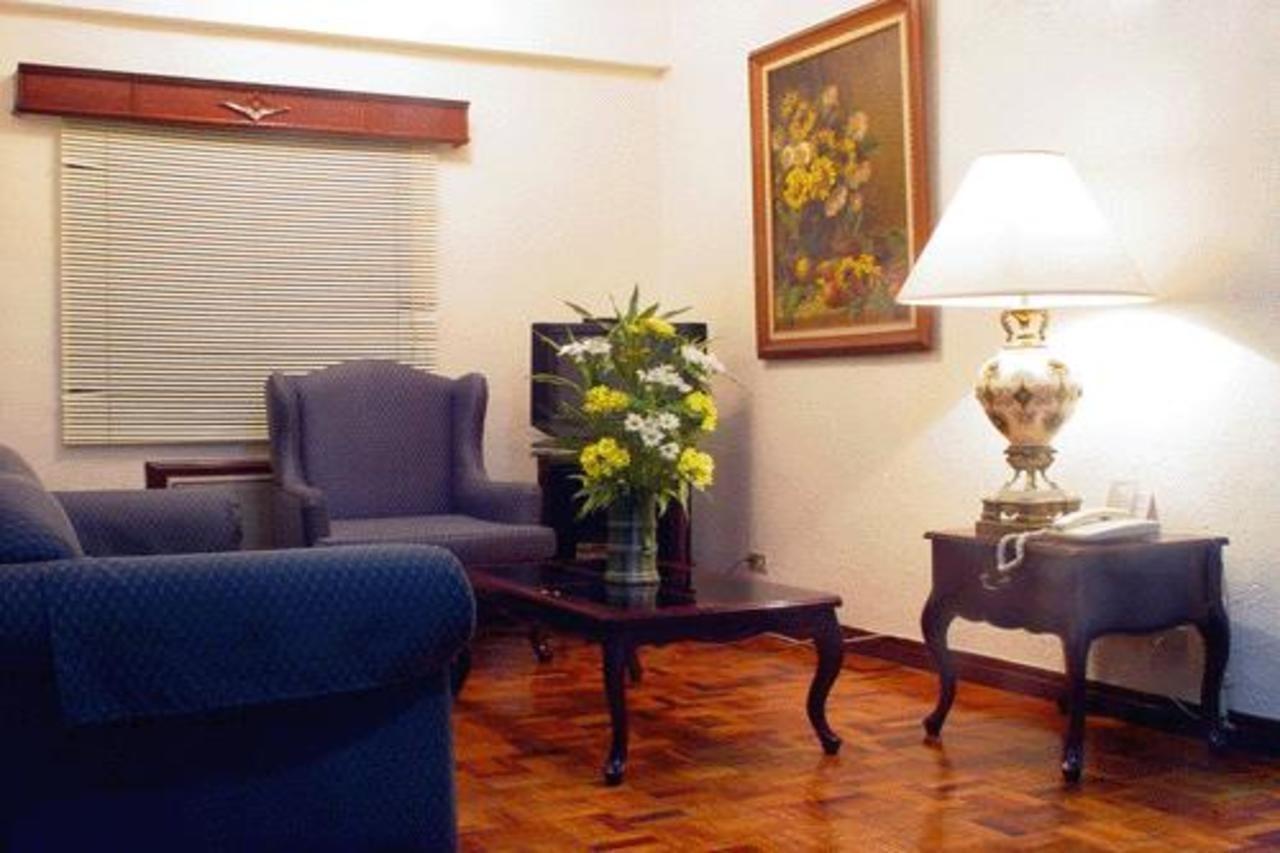 Citadel Inn Makati Makati City Bagian luar foto