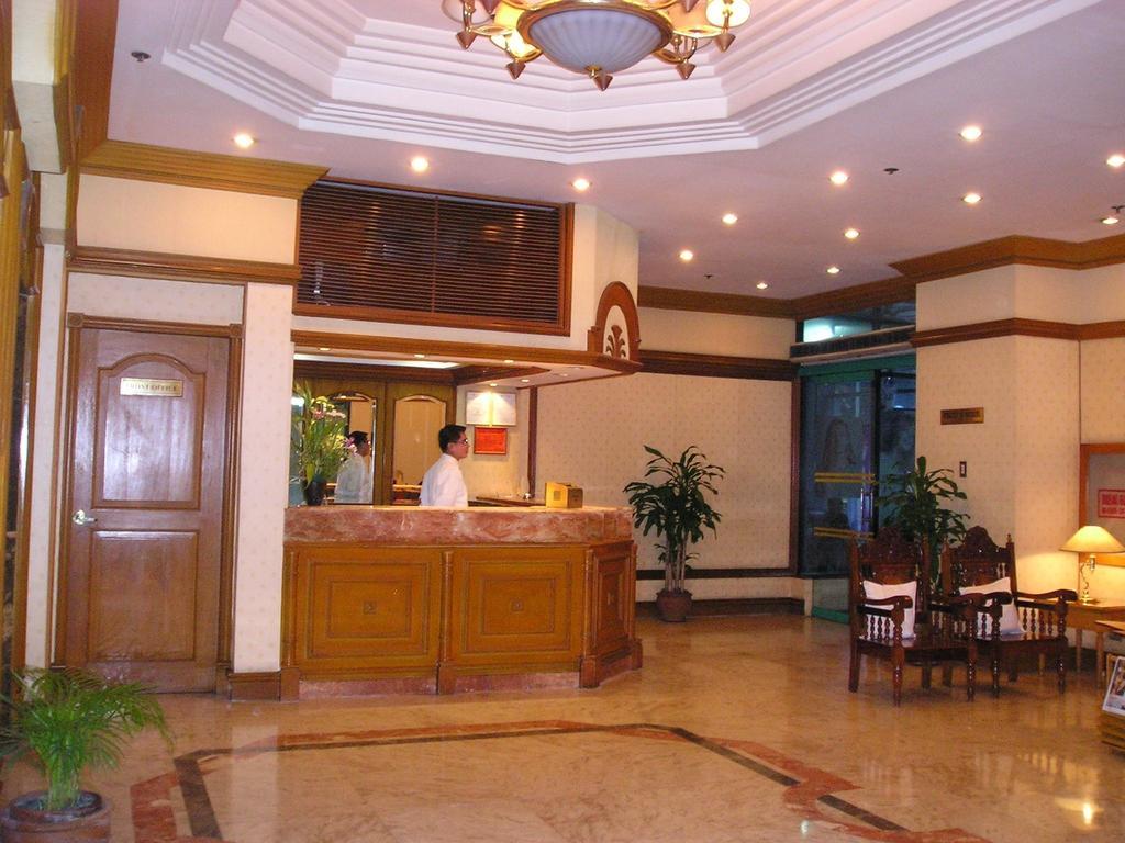Citadel Inn Makati Makati City Bagian luar foto