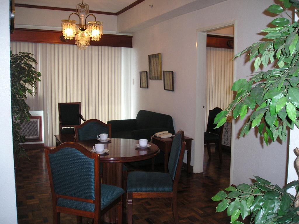 Citadel Inn Makati Makati City Ruang foto